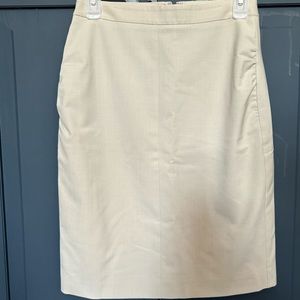 BCBG Maxazria Creme Pencil Skirt Women’s Size 4